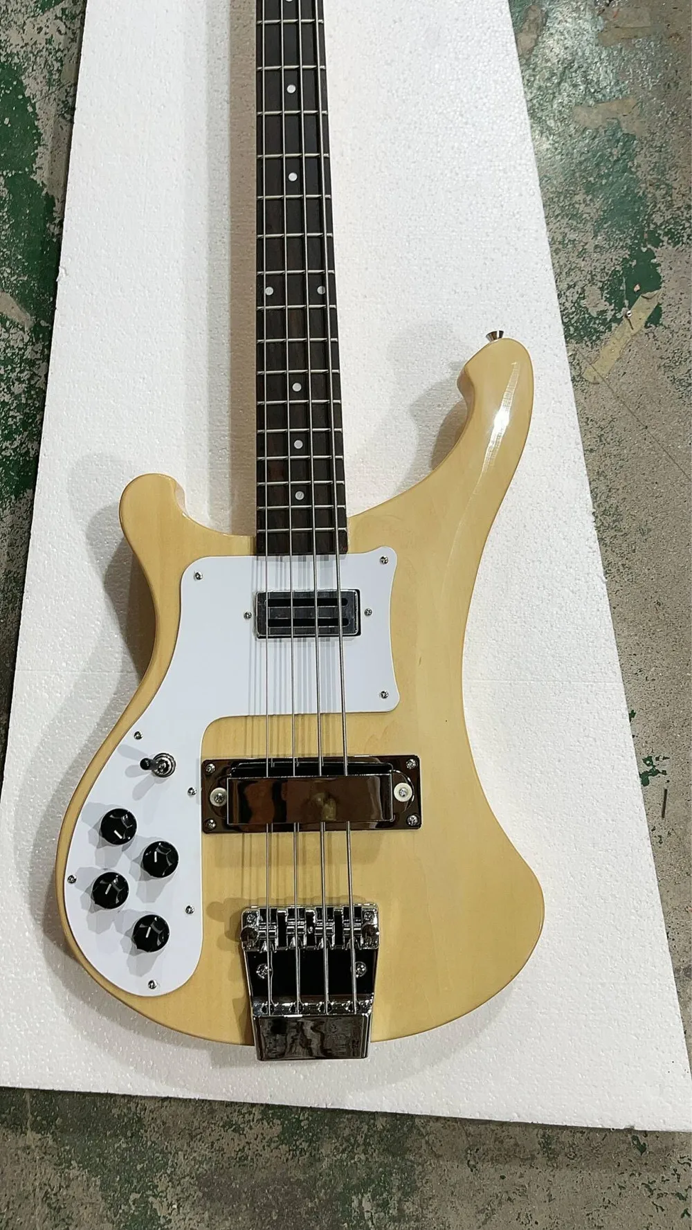 Left Handed 4 strings Electric Bass Guitar with White Pickguard,Rosewood Fingerboard,Chrome Hardware,Provide customization