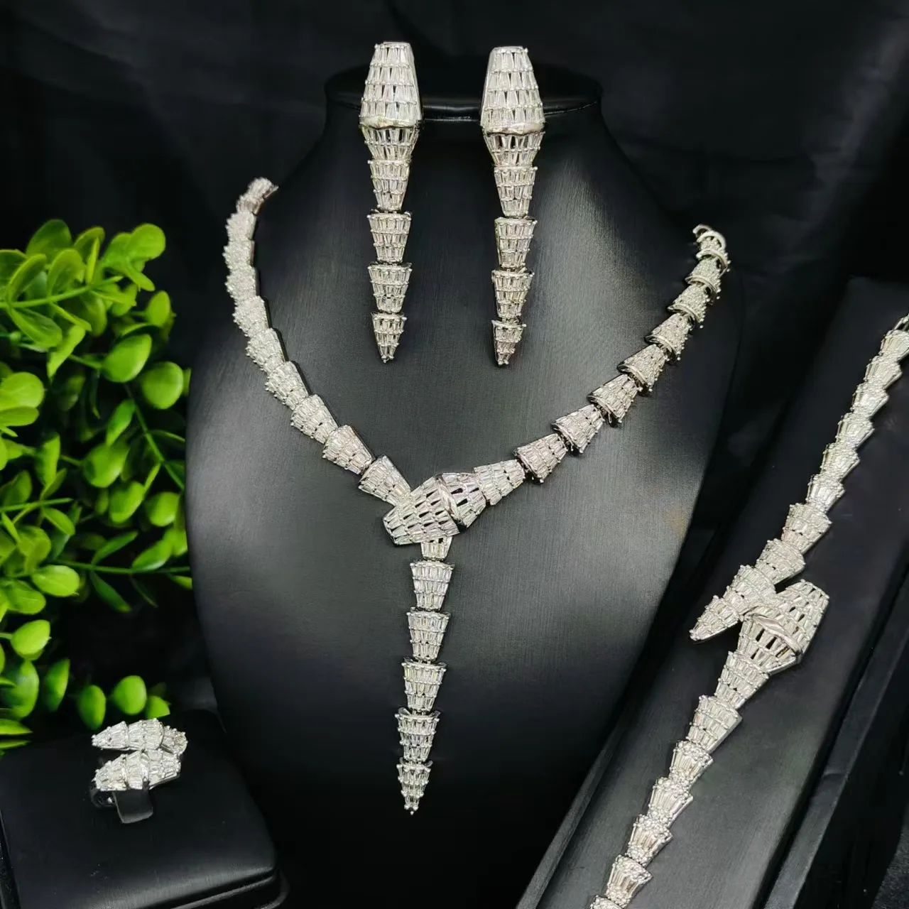 PT950 Real Gold Saudi Arabia Bridal Jewelry Set Wedding Banquet Dress Accessories Fashion Luxury Snake Fashion Diamond Popular