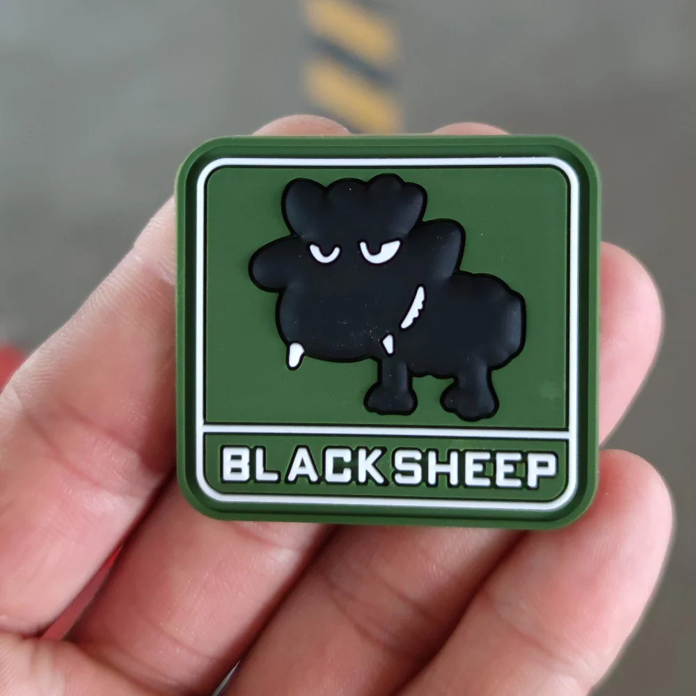 Parche táctico PVC Black Sheep – Insignia moral con velcro - imagen 2