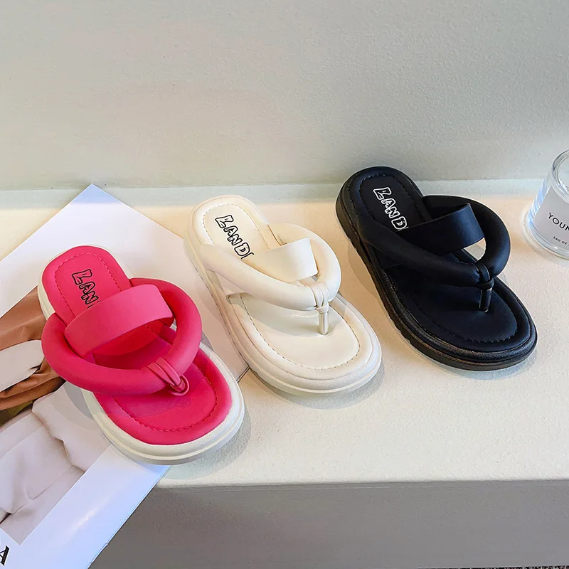 

Fashion Girls Slippers 2026summer New Kid Thick Soled Sandals Simple Versatile Girl Flip Flops Comfort Non Slip Child Beach Shoe