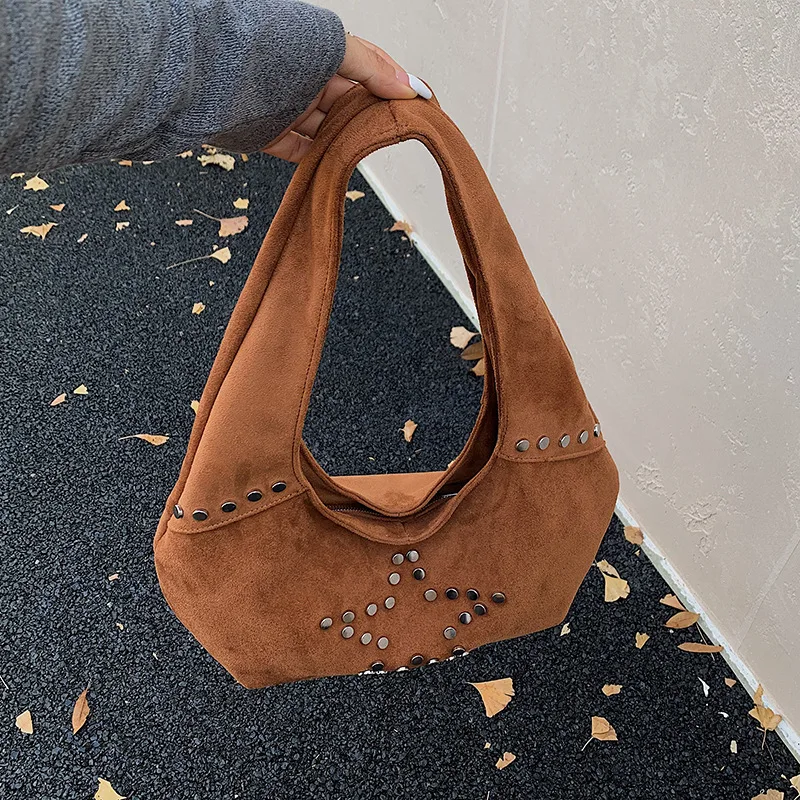

Women's Suede Bag Large Capacity Retro Y2k Star Rivet Decor Underarm Bags Punk Fashion Shoulder Storage Winter Commuter Handbag