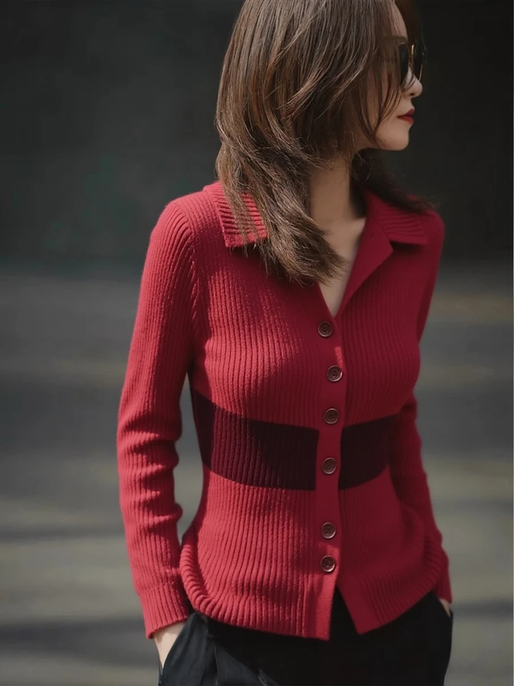 Novo suéter de lã feminino para outono e inverno, suéter de base de malha com gola vermelha elegante e luxuoso