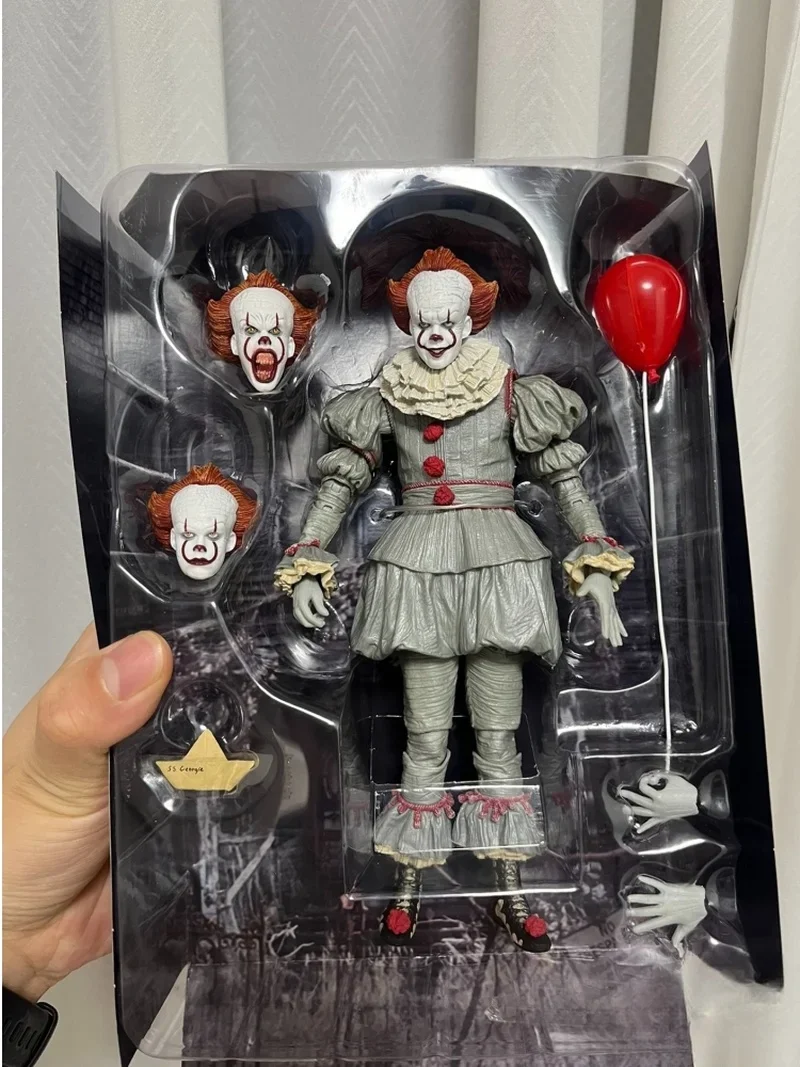 Hot Selling In Stock Neca Figure Pennywise 2017 Movie Version Figure Action Figure Model Toys Joint Movable Horror Doll Toy Gift