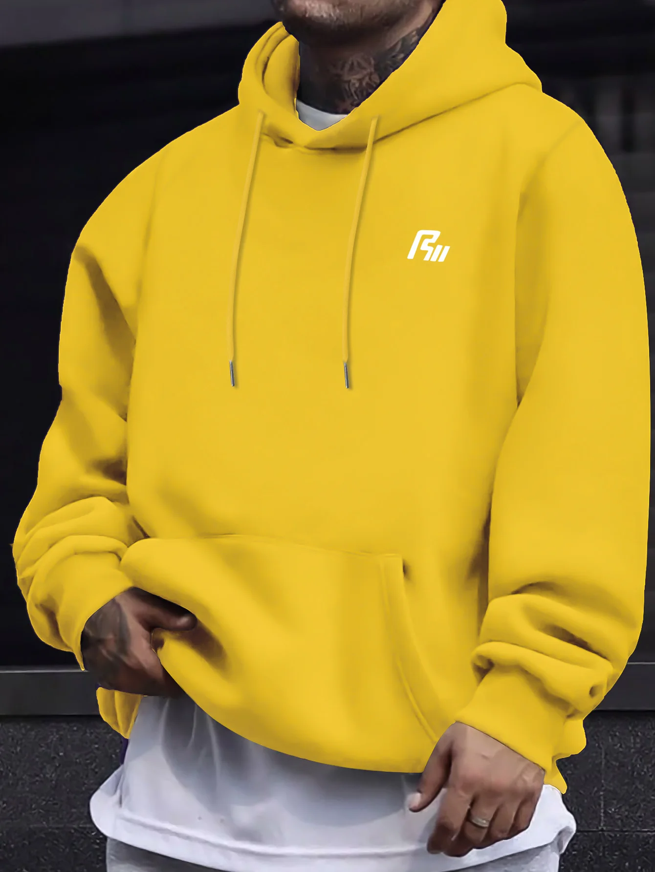 Neuer, trendiger, minimalistischer Herren-Hoodie mit Buchstabenmuster, ein unverzichtbares Winterkleidungsstück mit weichem Innenfutter, geeignet für Freizeit- und Sportbekleidung. – Detail 9