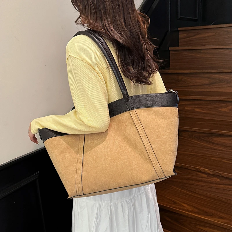 حقيبة كتف نسائية جلدية فاخرة كلاسيكية مصممة على الموضة حقيبة يد كروس أنيقة للمعيشة العصرية اليومية