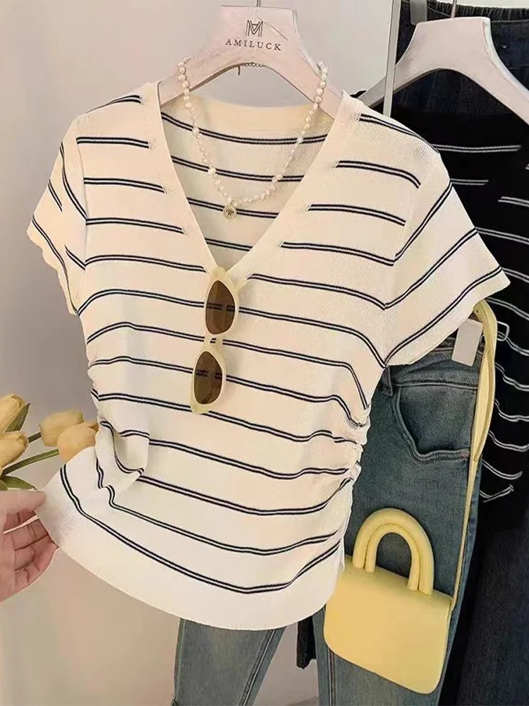Summer Striped Printed Short Sleeved V-neck Casual T-shirt Fashionable High Street Elegant Commuting Style Women's Top