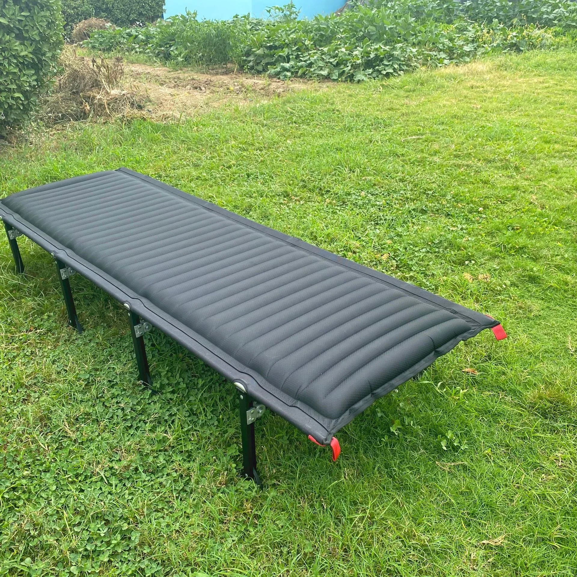 High Quality Aluminum Camping Cot Inflatable Pad Foldable Outdoor Sleeping Bed with Aluminum Frame High Capacity