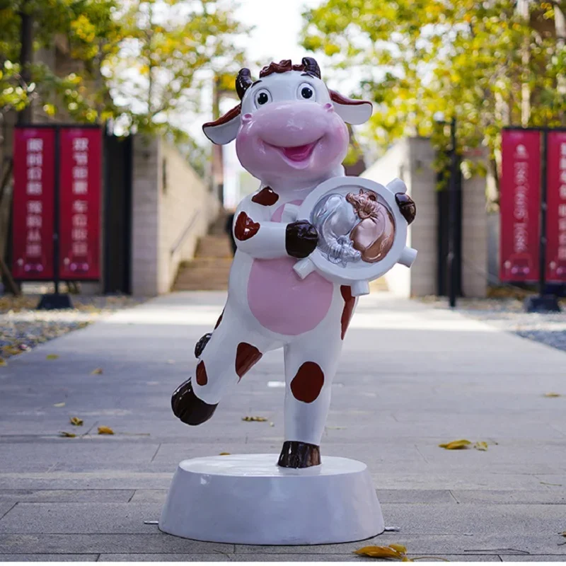 Cartoon cow sculpture decoration kindergarten outdoor creative decoration sculpture ranch farm decorative model sculpture