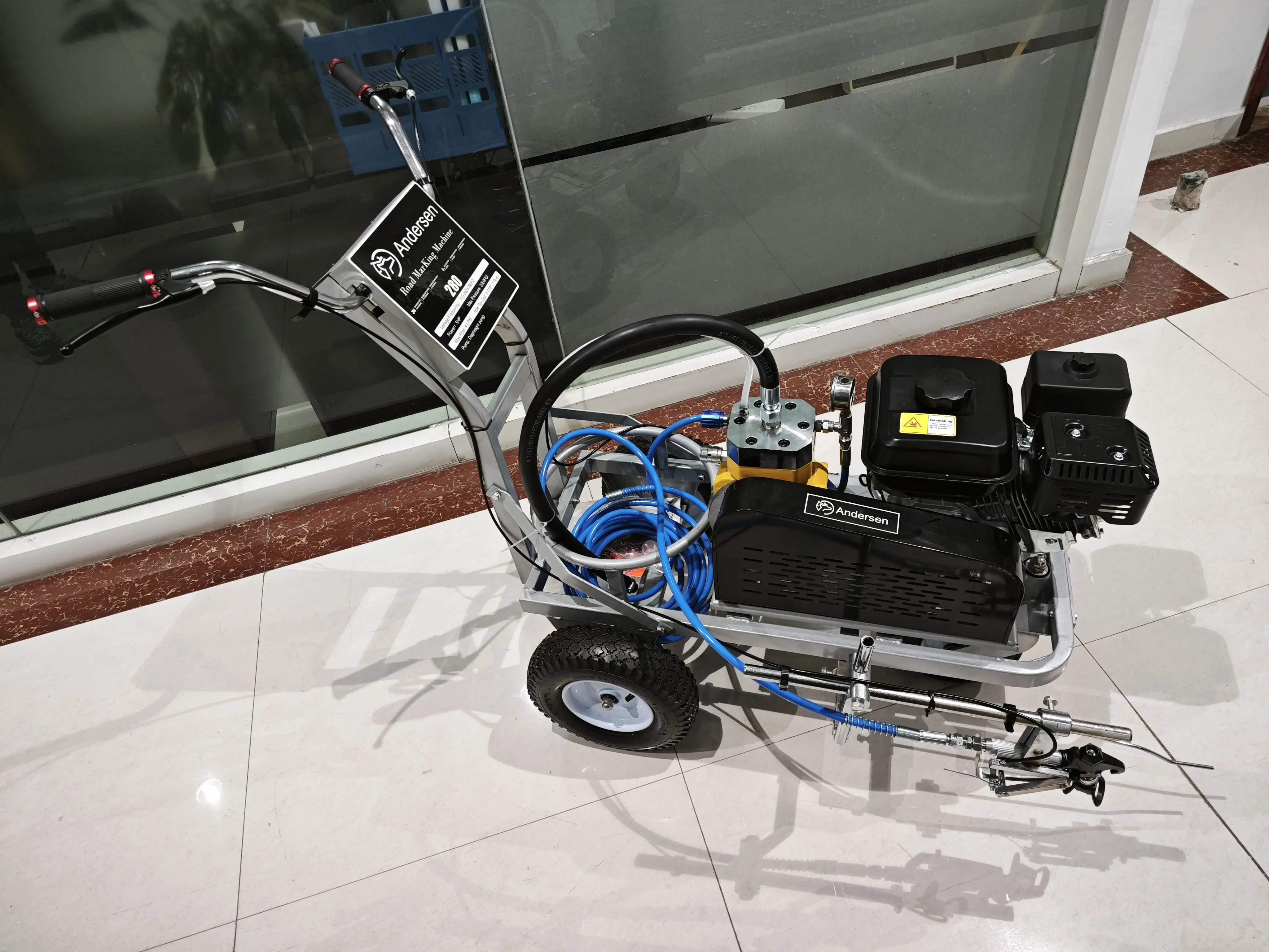 CHKJ-2025NEWカナダで大人気！サッカー場用ワンラインスプレーヤー道路線引き機、信頼性の高いポンプとエンジン搭載の新製品