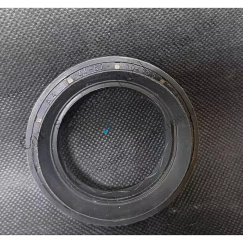 Q+ 1PCS NEW FOR Rear differential bearing 44*67*10/15