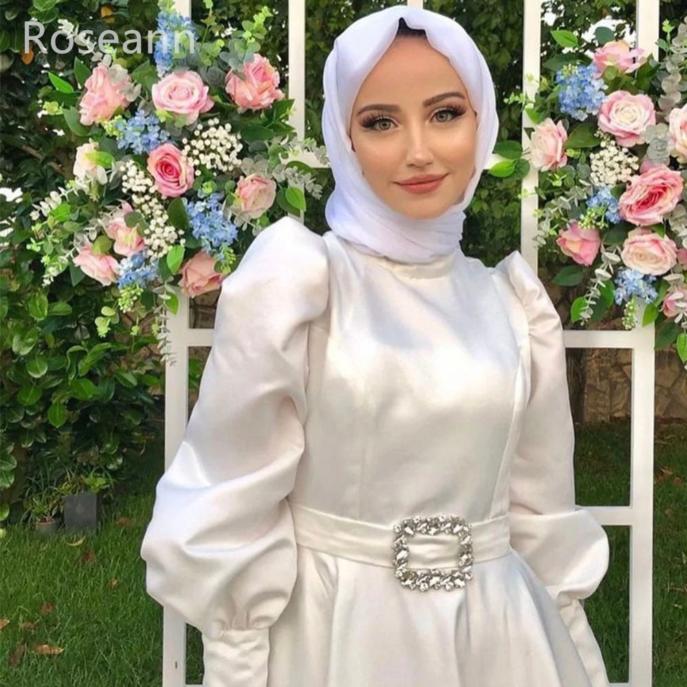 Muslim Ivory High Collar Wedding Dresses 2023 New Design Belt Satin Brideing Gown Full Floor Length Brush Train robe de mariée