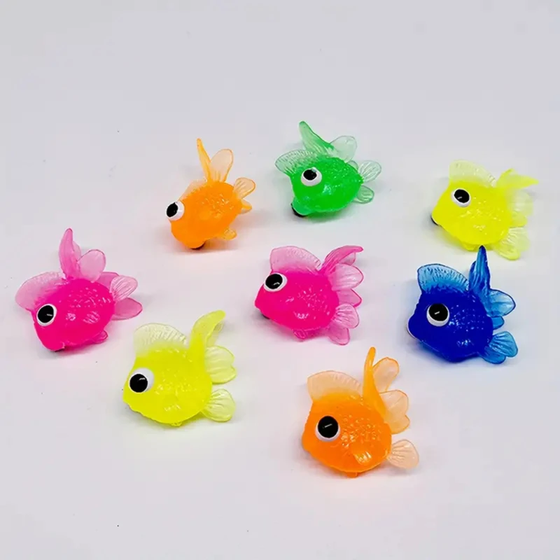 Mini pez dorado de goma suave para niños y niñas, juguete de baño de 10/20/50 piezas, simulación de pez dorado, decoración de agua, diversión, natación, Playa