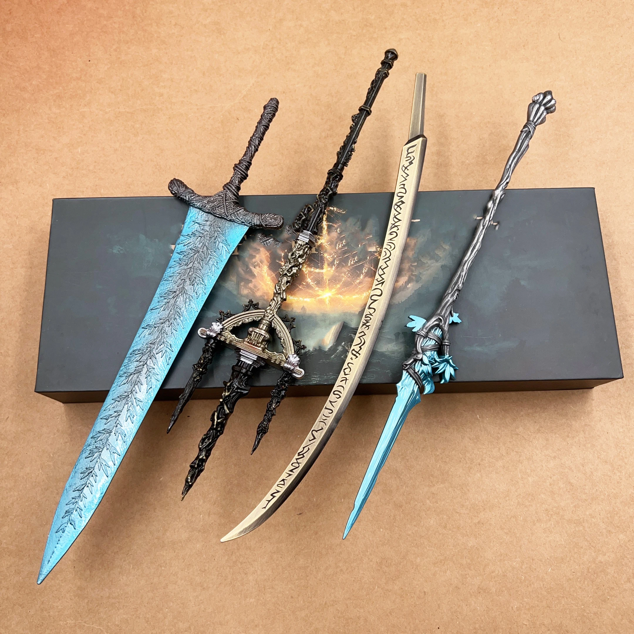 perifericos-de-juego-er-de-22-30cm-llavero-de-la-serie-de-espada-de-metal-23-estilos-espada-de-luna-oscura-con-caja-de-regalo-para-adornos-de-escritorio