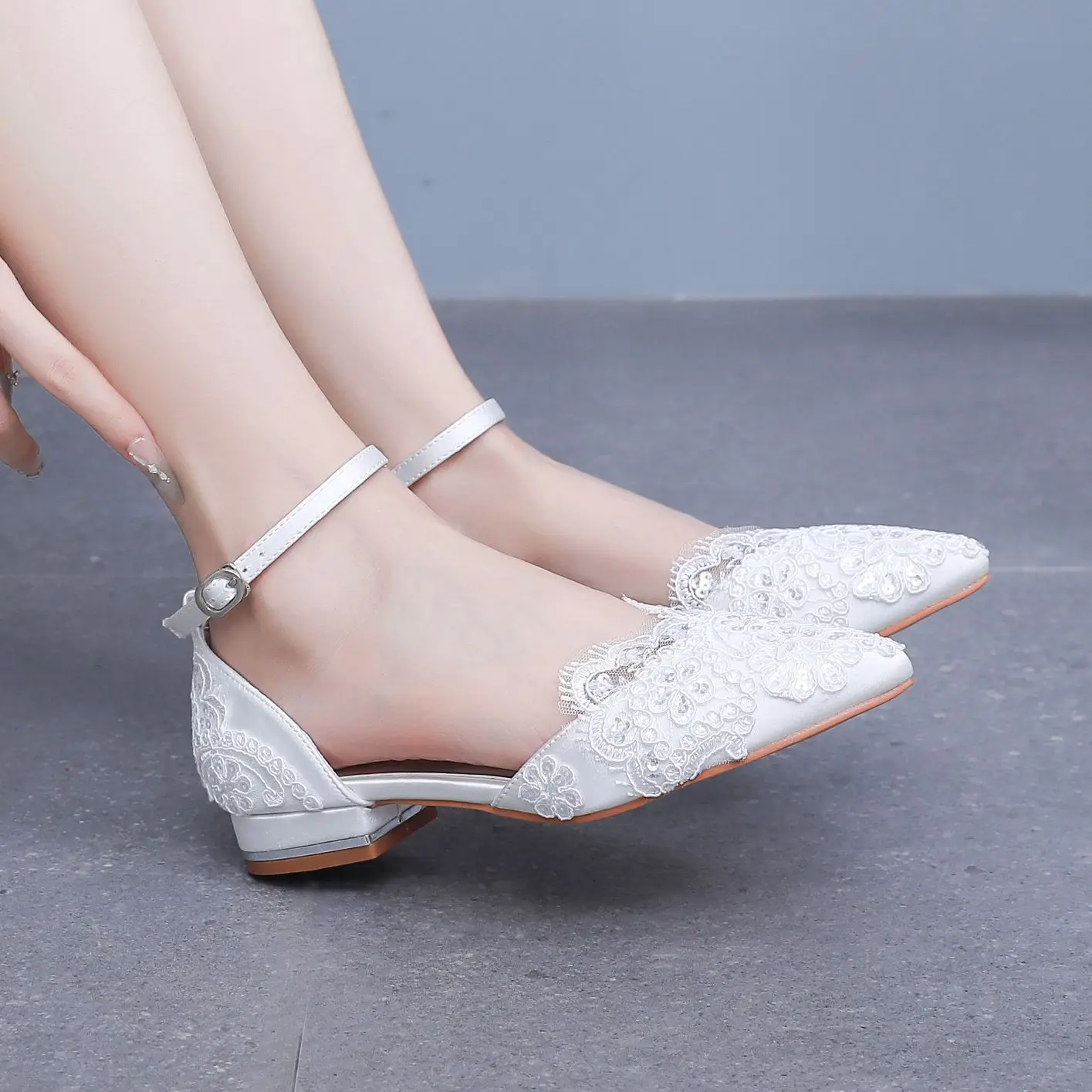 

Crystal Queen High Heels Pumps Sweet Princess Party Sandals Women White Lace Wedding ShoesMary Janes Flat