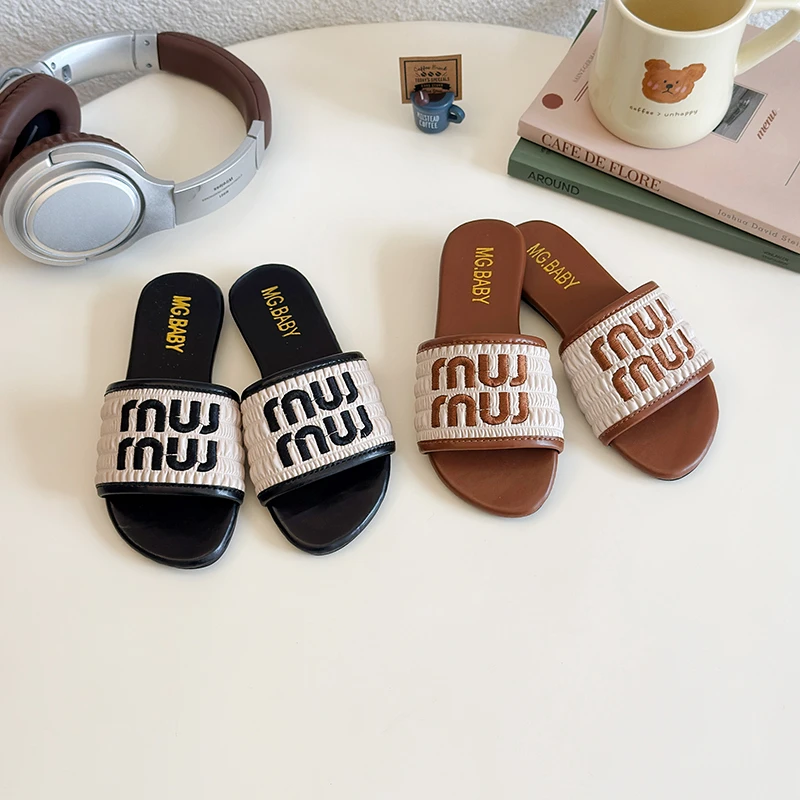 

Тапочки для девочек, новые летние пляжные тапочки, новинка 2025 года, повседневные износостойкие водонепроницаемые плетеные пляжные тапочки в стиле ретро для отдыха для девочек