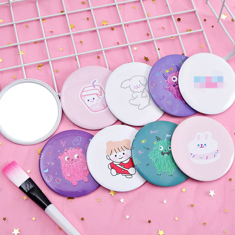 Creative Mini Makeup Mirror แบบพกพาแต่งหน้ากระจกแบบพกพาขนาดเล็กรอบกระจกน่ารักนักเรียนสาวหัวใจ Dressing กระจก