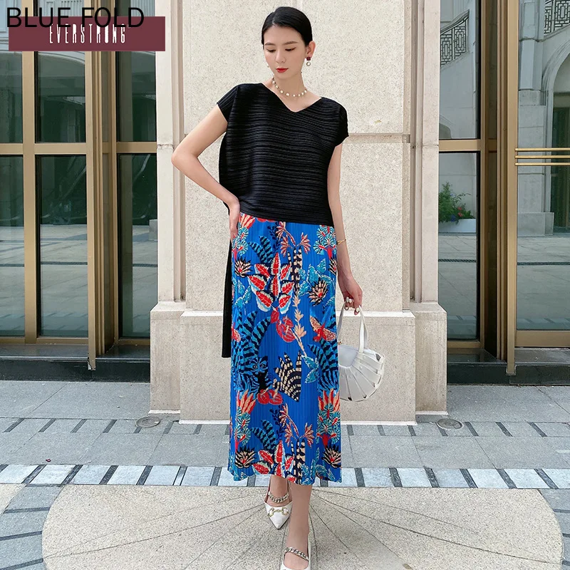 Miyake Retro Temperament V-neck Short-Sleeved Retractable Top, Casual Holiday, Ethnic Style, Mid-length Skirt, Two-Piece Set