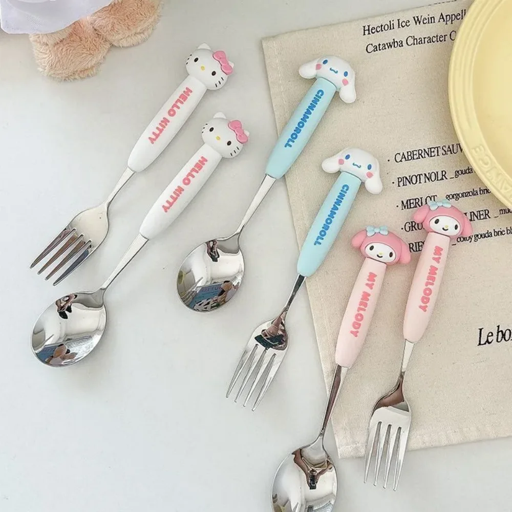 2 szt./zestaw Sanrio Zastawa Stołowa Śliczne Kreskówkowe Melody Cinnamoroll Studenci Łyżki i Widelce ze Stali Nierdzewnej Dwuczęściowy Zestaw Akcesoria Kuchenne