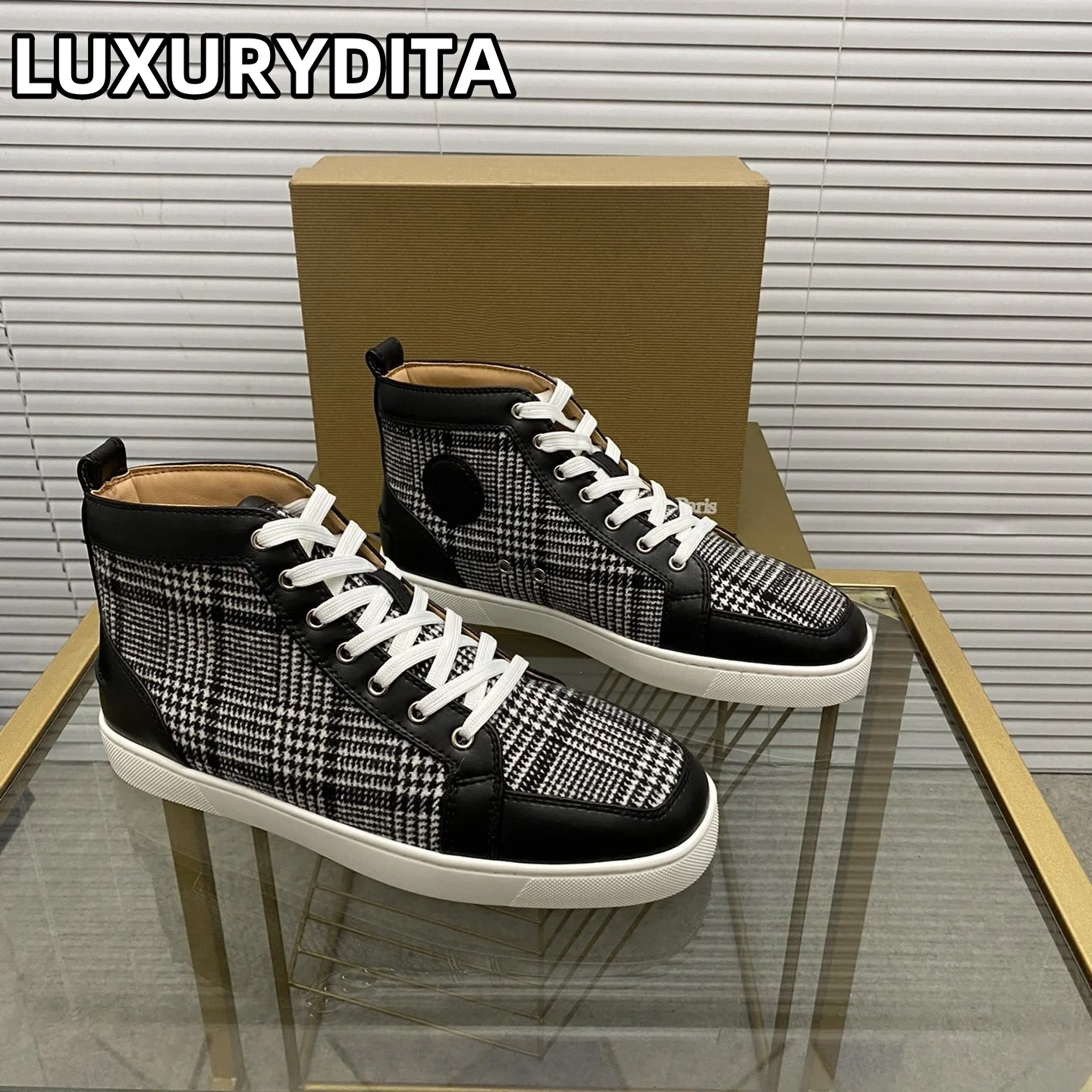 

Top Quality Womens Trendy Casual Tennis Shoes Luxury Mens Real Leather Sneakers 35-48 Designr Rivet Red Sole Lovers Shoes M0167