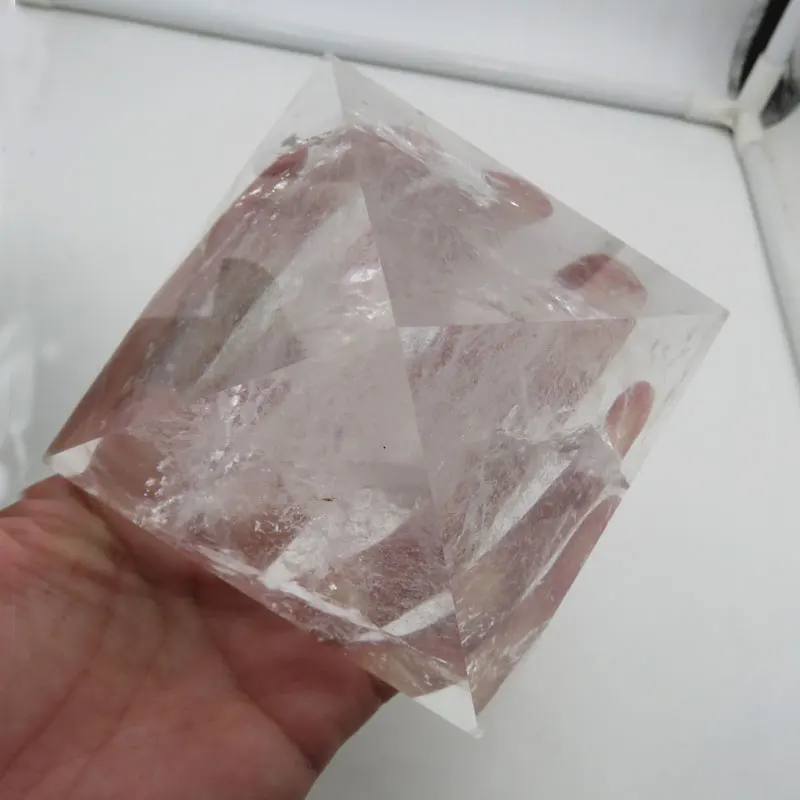 New 724g 100% Natural Rock Clear Quartz Crystal Pyramid Rainbow 93*93*80mm Reiki Healing Energy Pyramid Fengshui Health Fortune