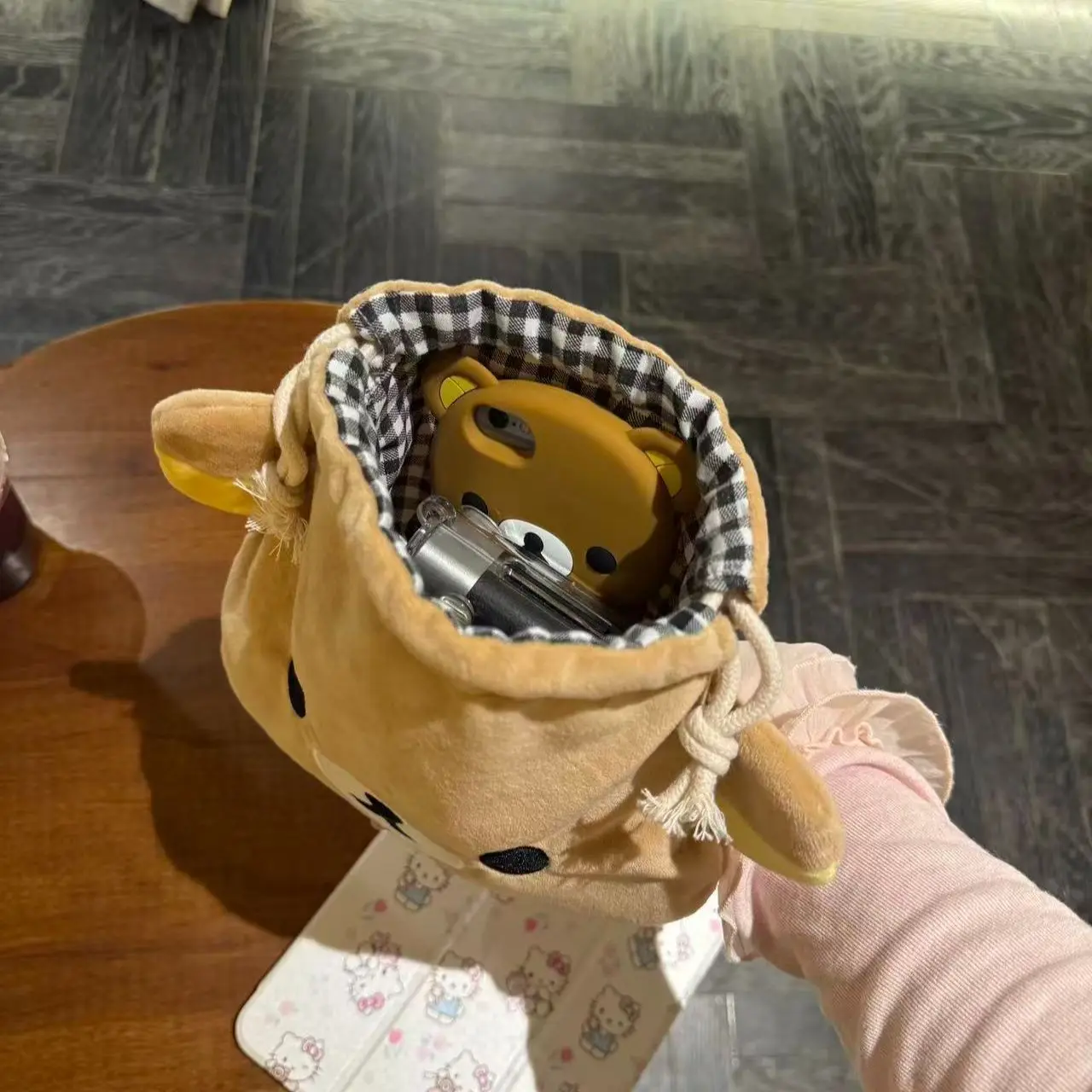 Niedlicher Cartoon-Bär-Kordelzugbeutel, großes Fassungsvermögen, Kosmetiktasche, tragbare Aufbewahrungstasche für USB-Kabel, Schmuck, Make-up-Pinsel – Detail 4