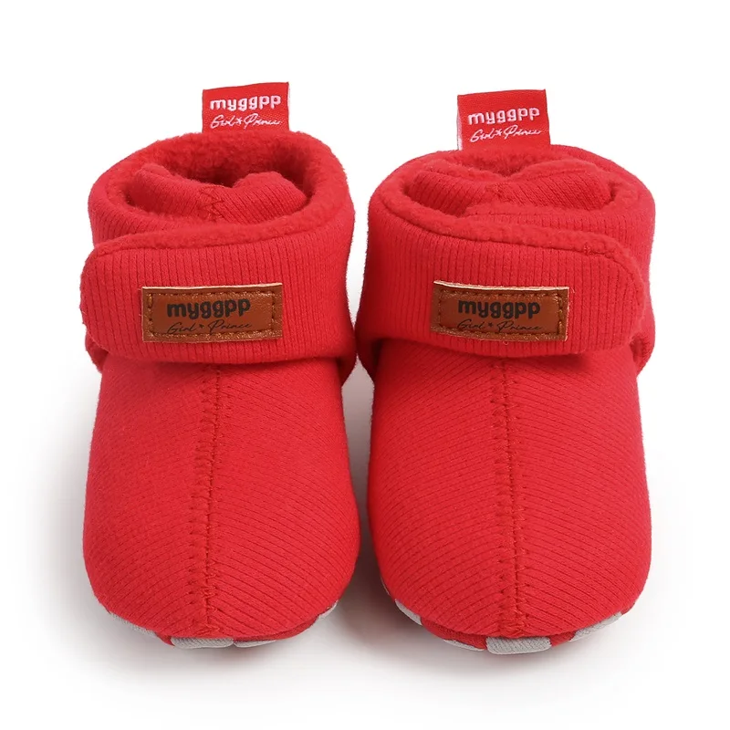 

Adorable Fleece-lined Booties for Newborns with Cozy Faux Fur Lining Anti-Slip Sole and Easy Closure for Infants