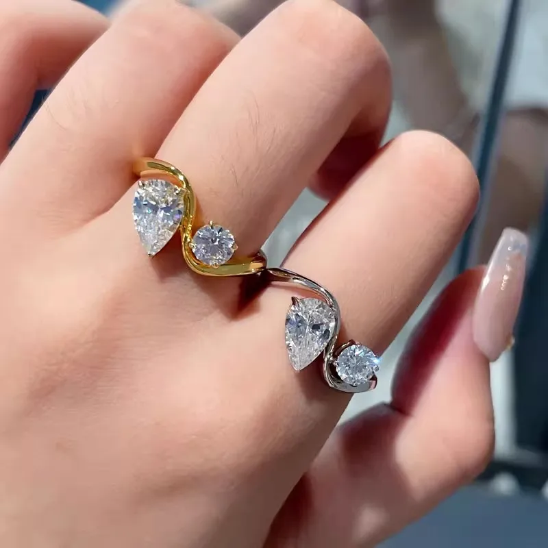 Huitan Opulent Wave Rings with Dazzling Round CZ Fashion Brilliant Engagement Jewelry for Women Modern Elegant Finger Accessory