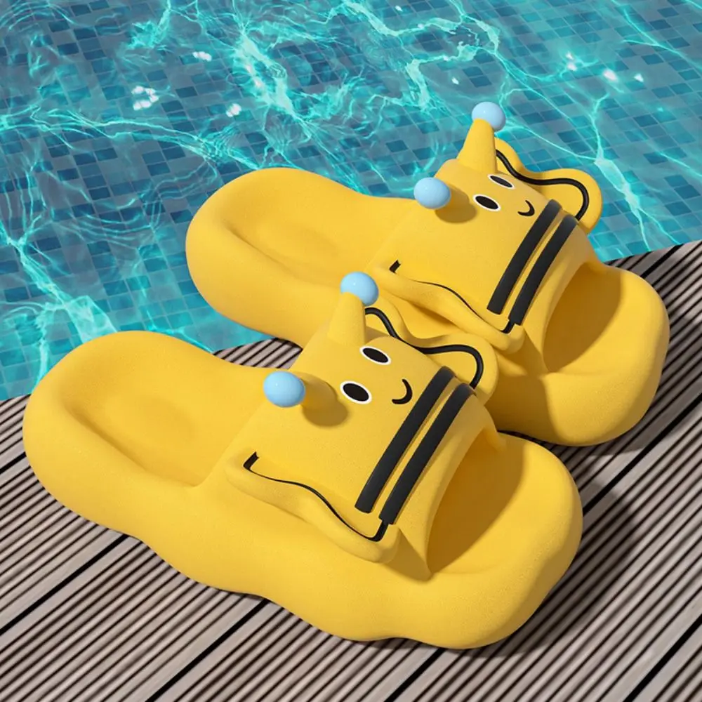 Silent Candy Color Cartoon Bee Slippers Anti Slip Thick Soled Slides Sandals EVA Soft Women Slippers Summer