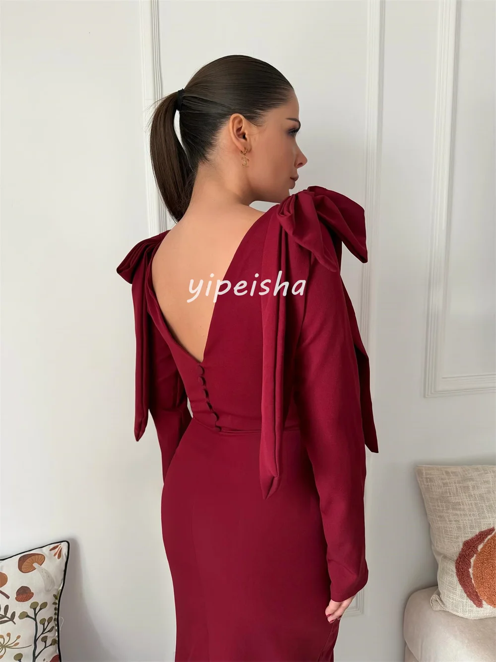 カスタマイズされたマッチングファッションジャージプリーツボウストレートスクープネックロングドレスオーダーメイドの特別な機会のドレス絶妙な中国風