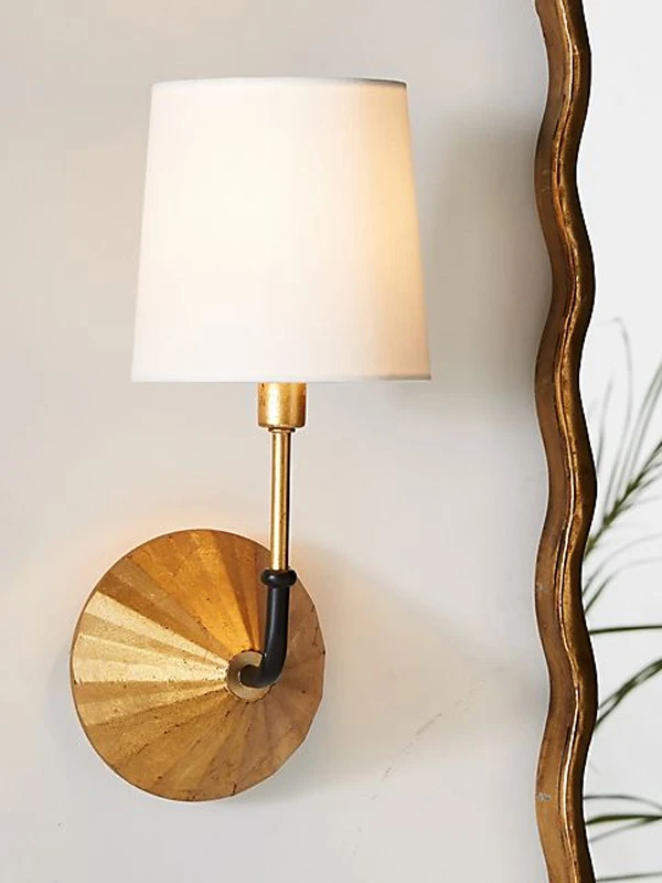 

Простой золотой настенный светильник с одним плафоном, теплый абажур из хлопка и льна, прикроватная лампа для спальни.