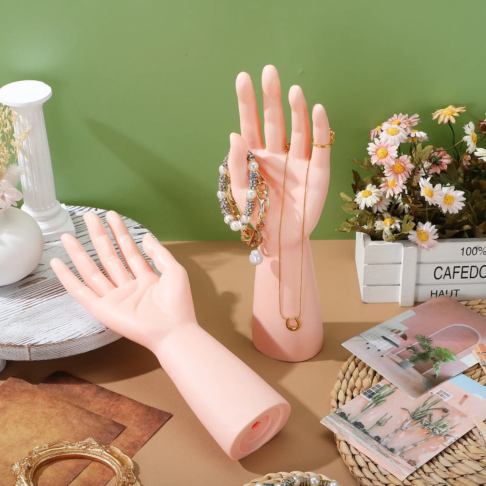 

2 шт. реалистичные манекены-руки для демонстрации украшений: колец, часов, браслетов в ювелирных магазинах и бутиках, для настольной демонстрации сувениров