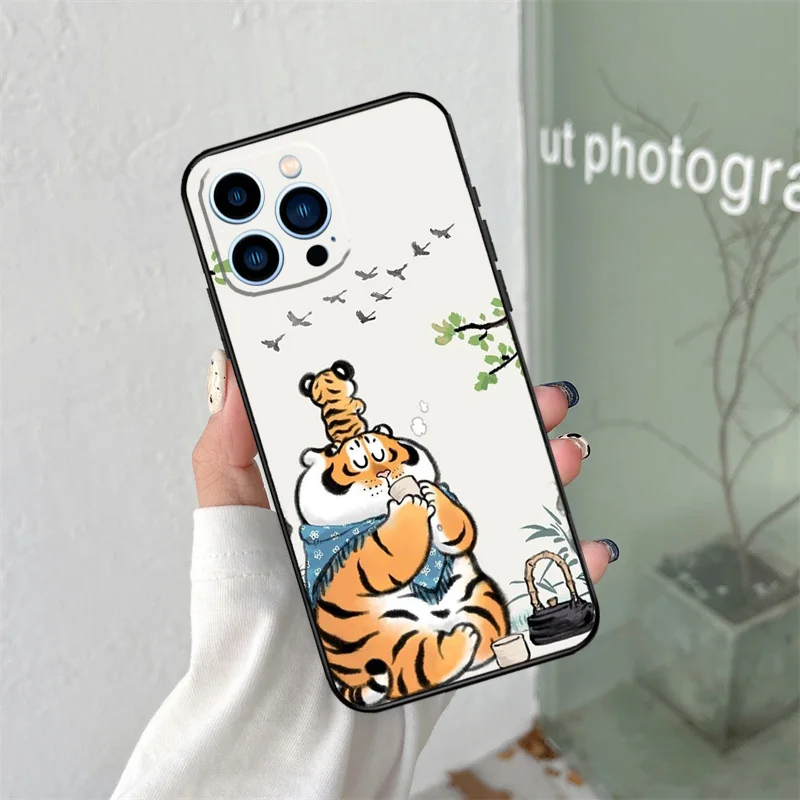 Funda blanda de silicona con diseño de tigre gordo de dibujos animados para iPhone 17 Air 11 15 16 14 Pro Max 12 13 Mini 16 Plus 16e
