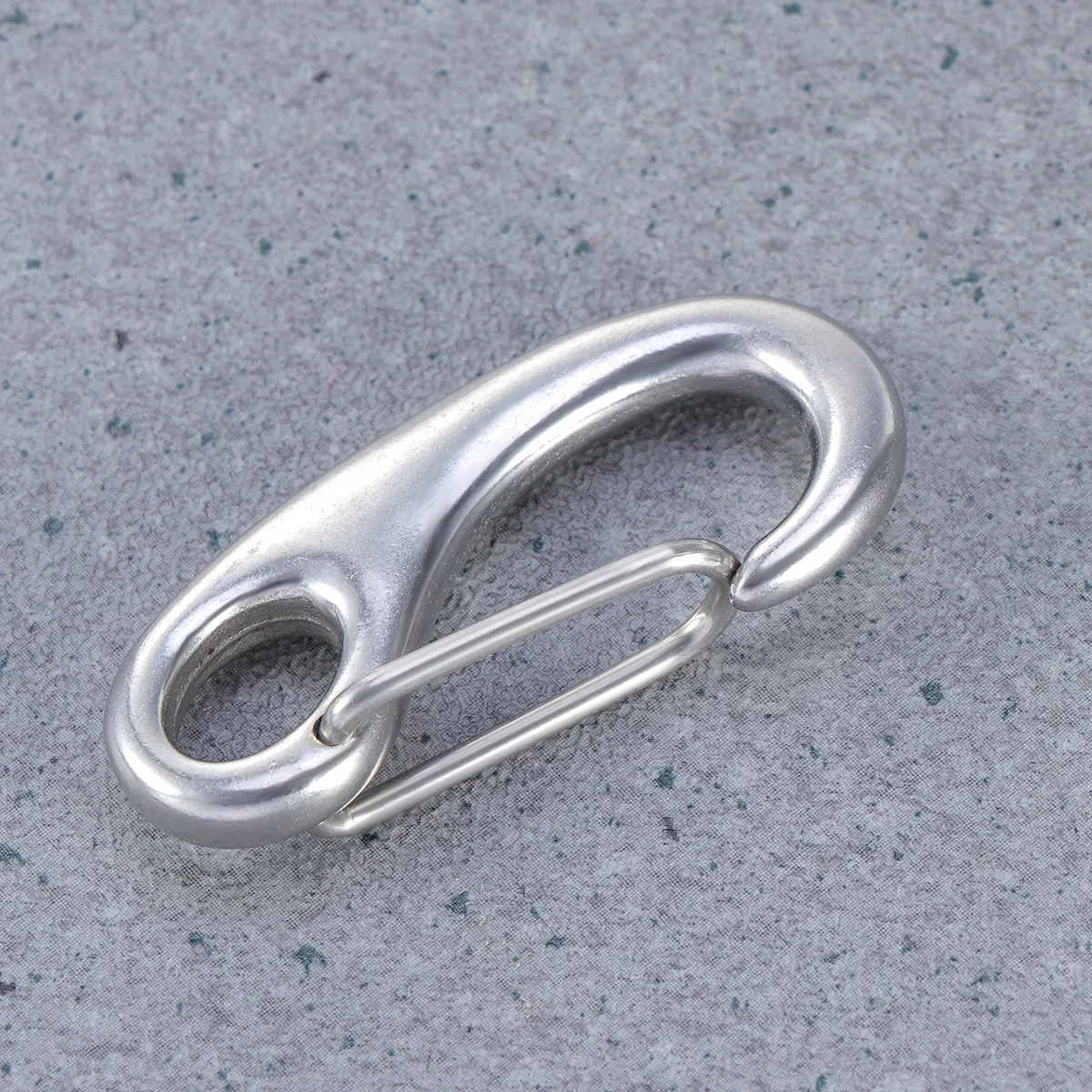 2Pcs Stainless Steel Pet Tag Clip Detach Dog Id Tag Holder for Dogs Cats Secure Fast Change Without Removing Tags