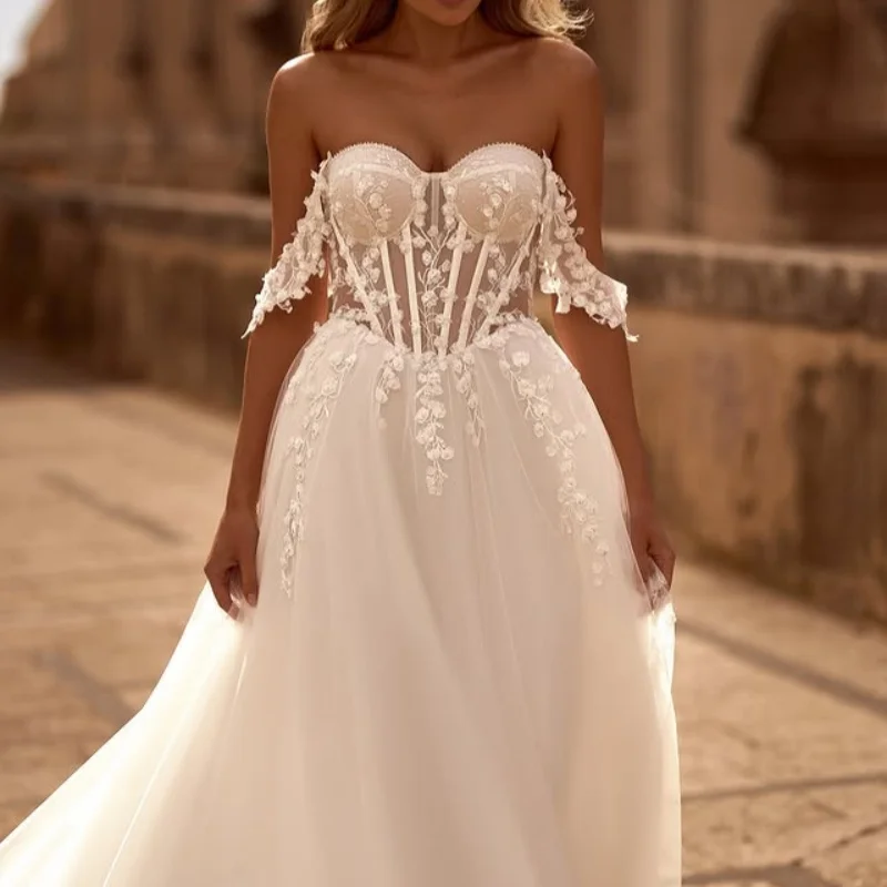

Lace white Appliques Lace Wedding Dresses of long sleeves A-line decal Bridal Gowns Made Customized