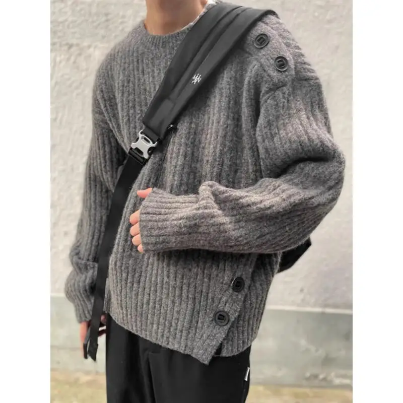 

American high street retro high-end buttoned lazy style sweater for men in autumn and winter loose and versatile knitted round