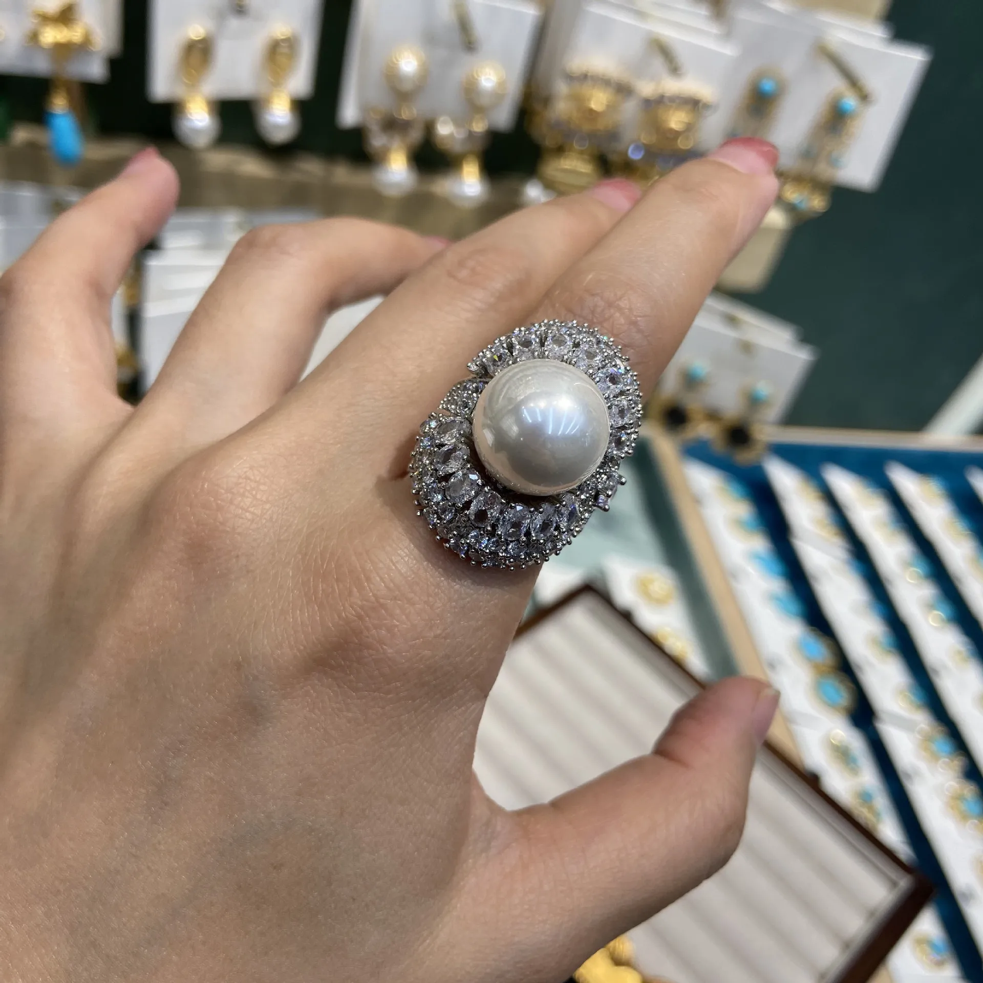 

Large pearl ring for women exaggeration sparkling finger accessory for women