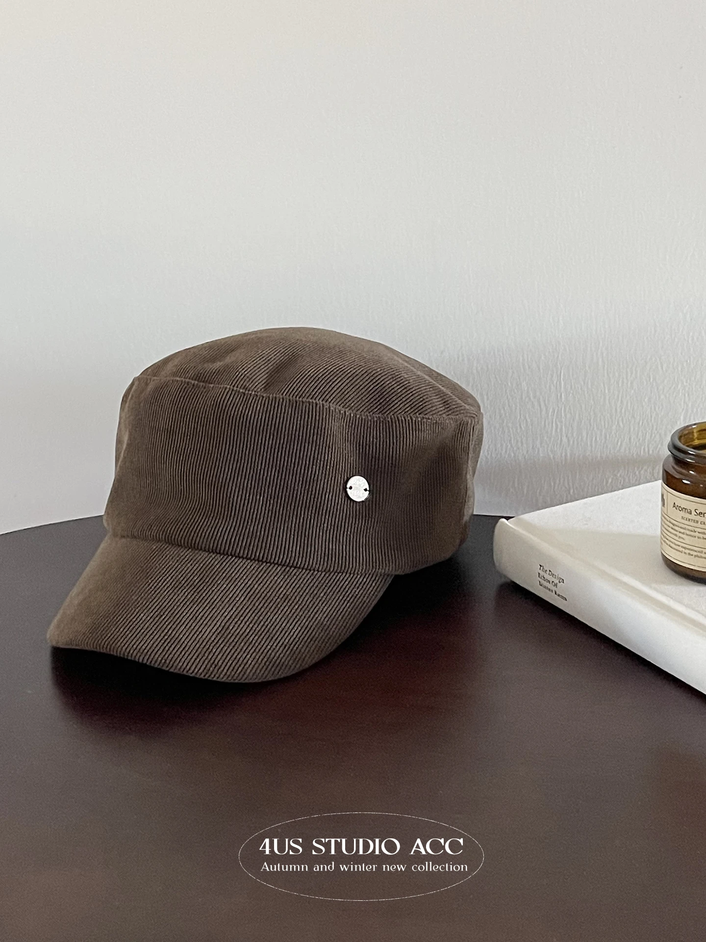 

Corduroy Flat Top Newsboy Cap for Women British Style Retro Equestrian Hat Makes Face Look Smaller