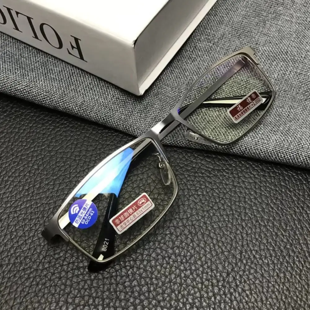 

Portable Metal PC Reading Glasses Grey Decorative Glasses Presbyopia Eyeglasses Rectangle Frame Glasses Men and Women