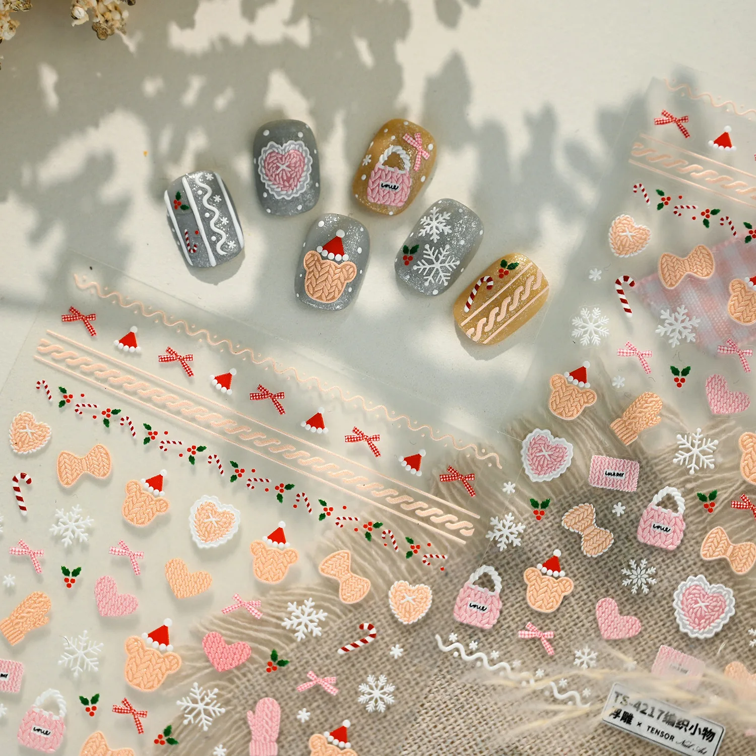 Guantes de oso pequeño con elemento de punto navideño, bolsa de corazón de amor, lazo, copo de nieve, pegatinas bonitas para decoración de uñas, calcomanías de manicura encantadoras de Navidad