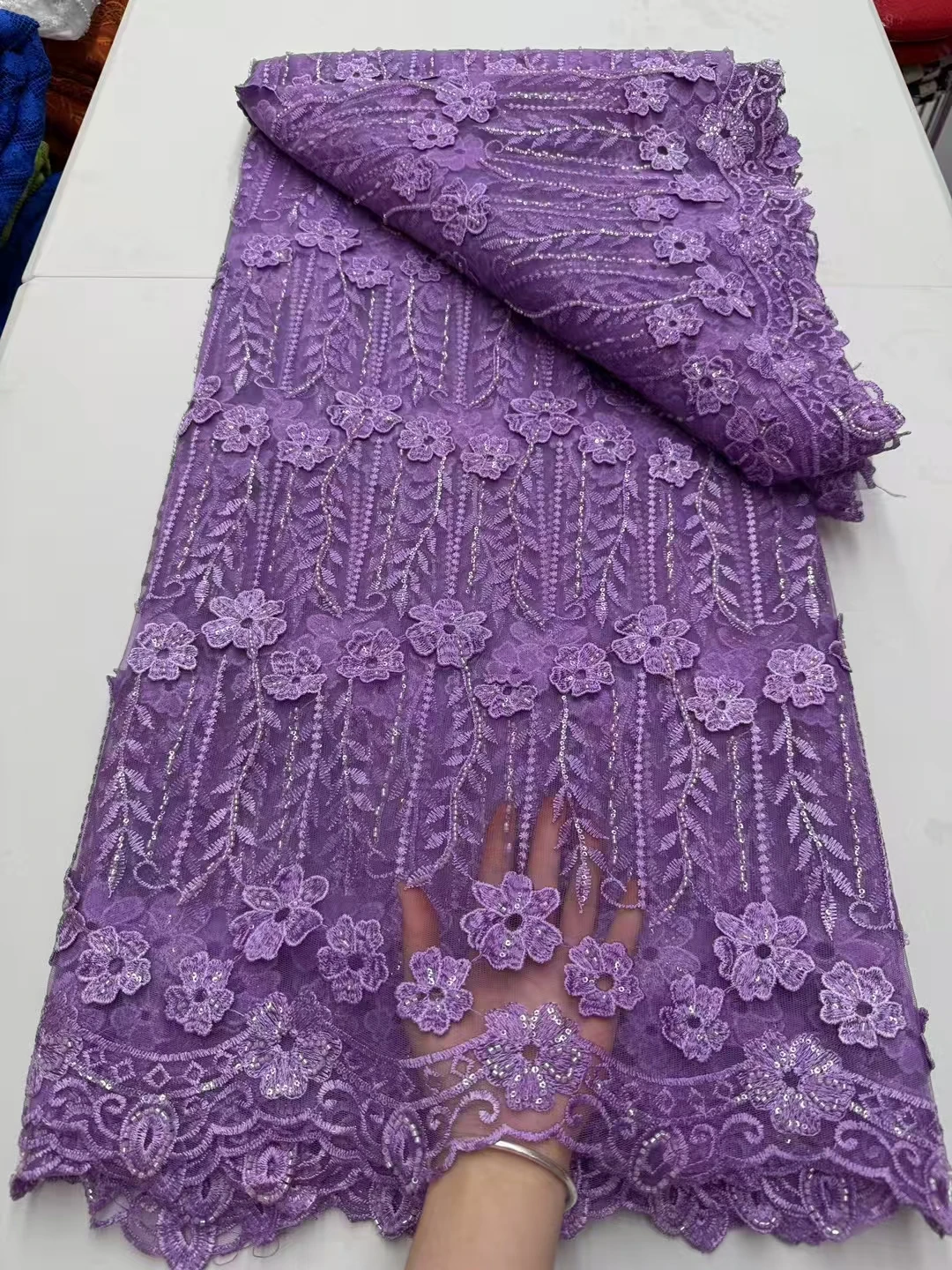Ultimo tessuto di pizzo africano con paillettes 3D floreale 2025 pizzo ricamato di alta qualità con perline 5 metri per abito da festa di nozze