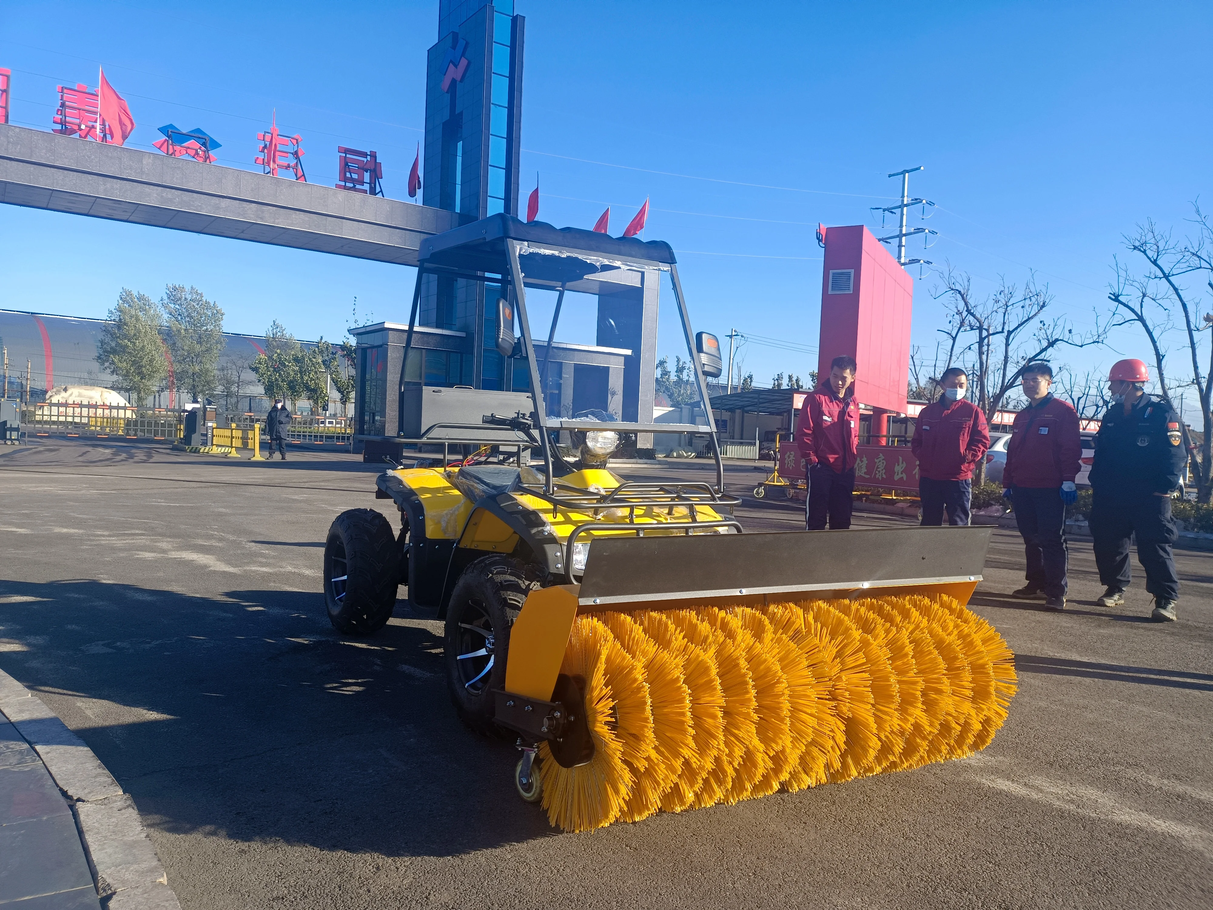 Verkaufen Sie Streets Road 4-Rad-Mini-Elektro-Schneemobil Snow Vehicle Snow Slider