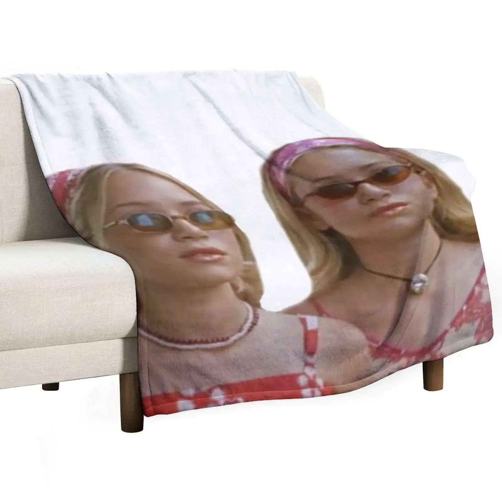 Mary Kate & Ashley Olsen Twins Throw Blanket Tourist Plush Loose heavy to sleep Beautifuls blankets and throws Blankets