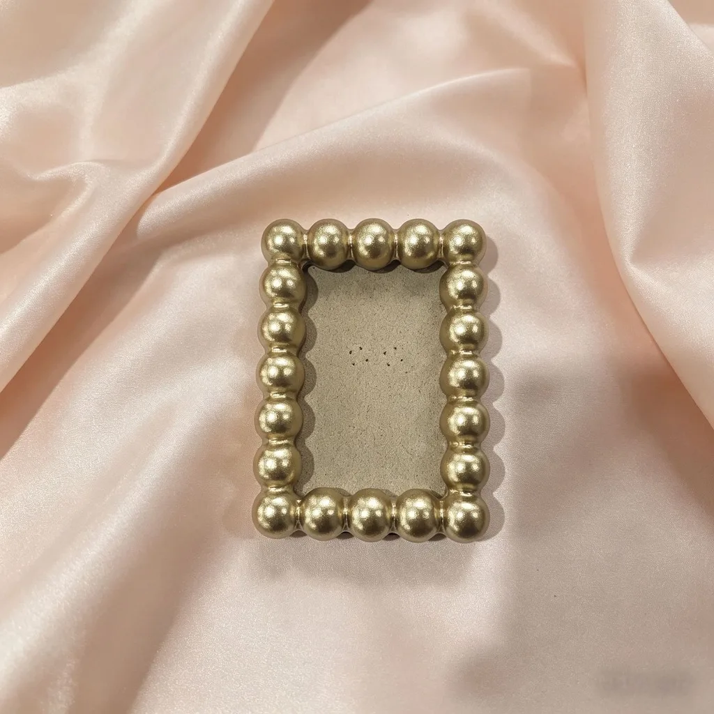 Decorative Resin Photo Frame with Built-In Stand