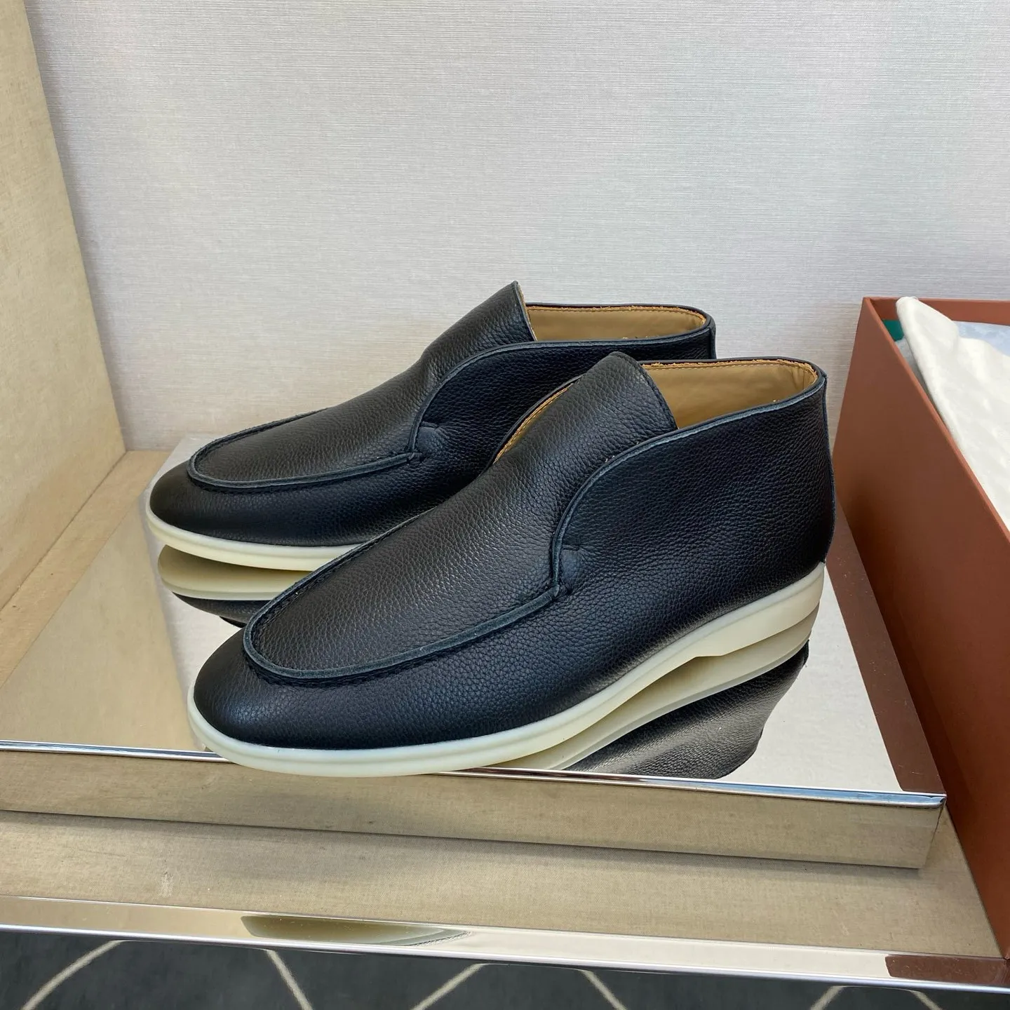 

LP Casual Men's Leather Loafers One-Piece Flat Bottom Lazy Shoes Business Leather Shoes Black Pointed Toe