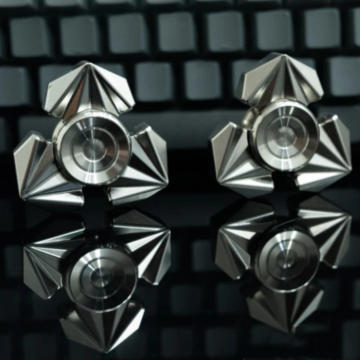 Crossbones Metall Fidget Spinner Slider EDC Spielzeug Anti Stress Sensorische ADHS Zappeln Spielzeug Lager Stille Langlebig Spin