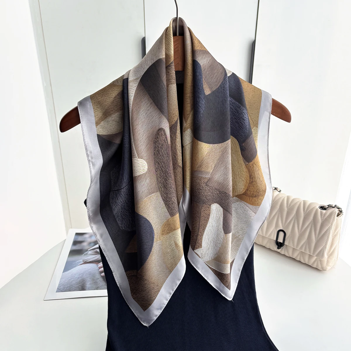Damen Quadratischer Luxus-Seidenschal, Elegantes Design-Print-Stirnband, Kleine Haarschals, Damen-Taschentuch, Bandana – Detail 6