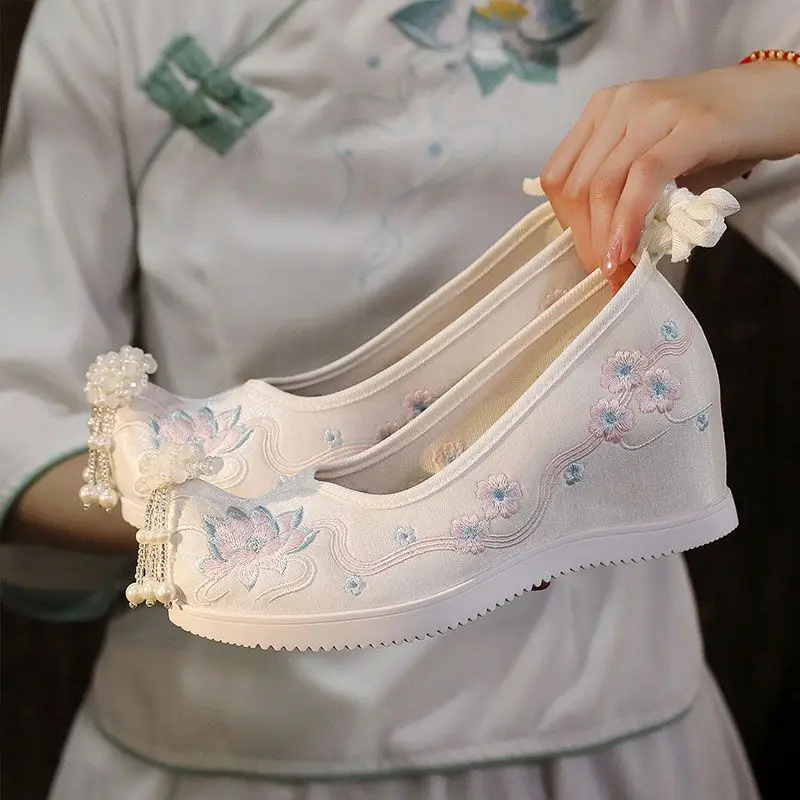 Antyczne buty Hanfu Kawaii damskie chińskie tradycyjne zroszony starożytne wewnątrz podwyższają haft taniec sceniczny występ Cosplay