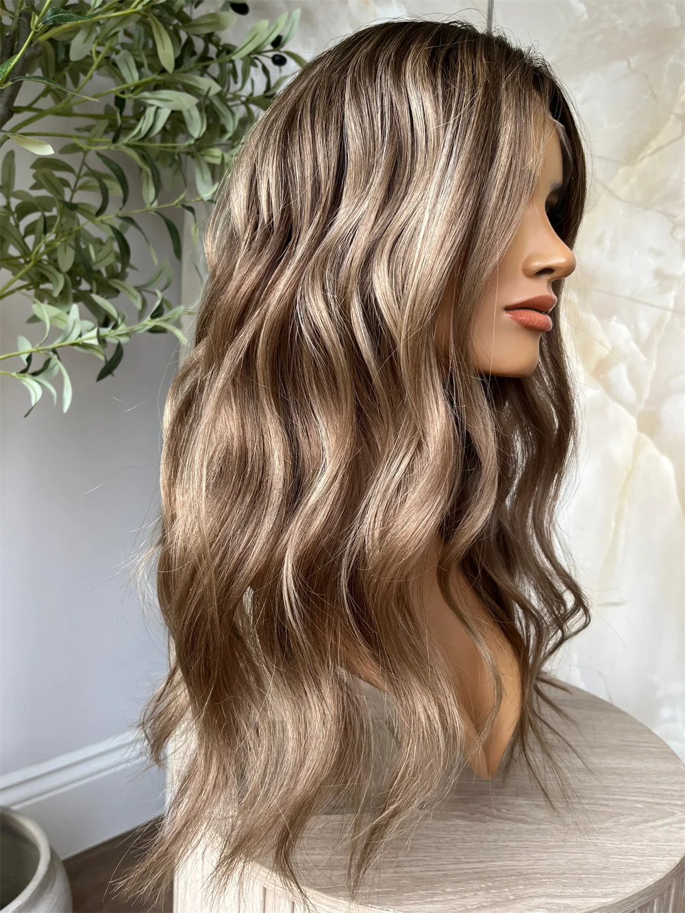 

Long Natural Wavy Wig Caramel Brown Synthetic Wig Pre-Plucked Lace Front Wig for Women Highlights Cosplay Party Use Wear and Go