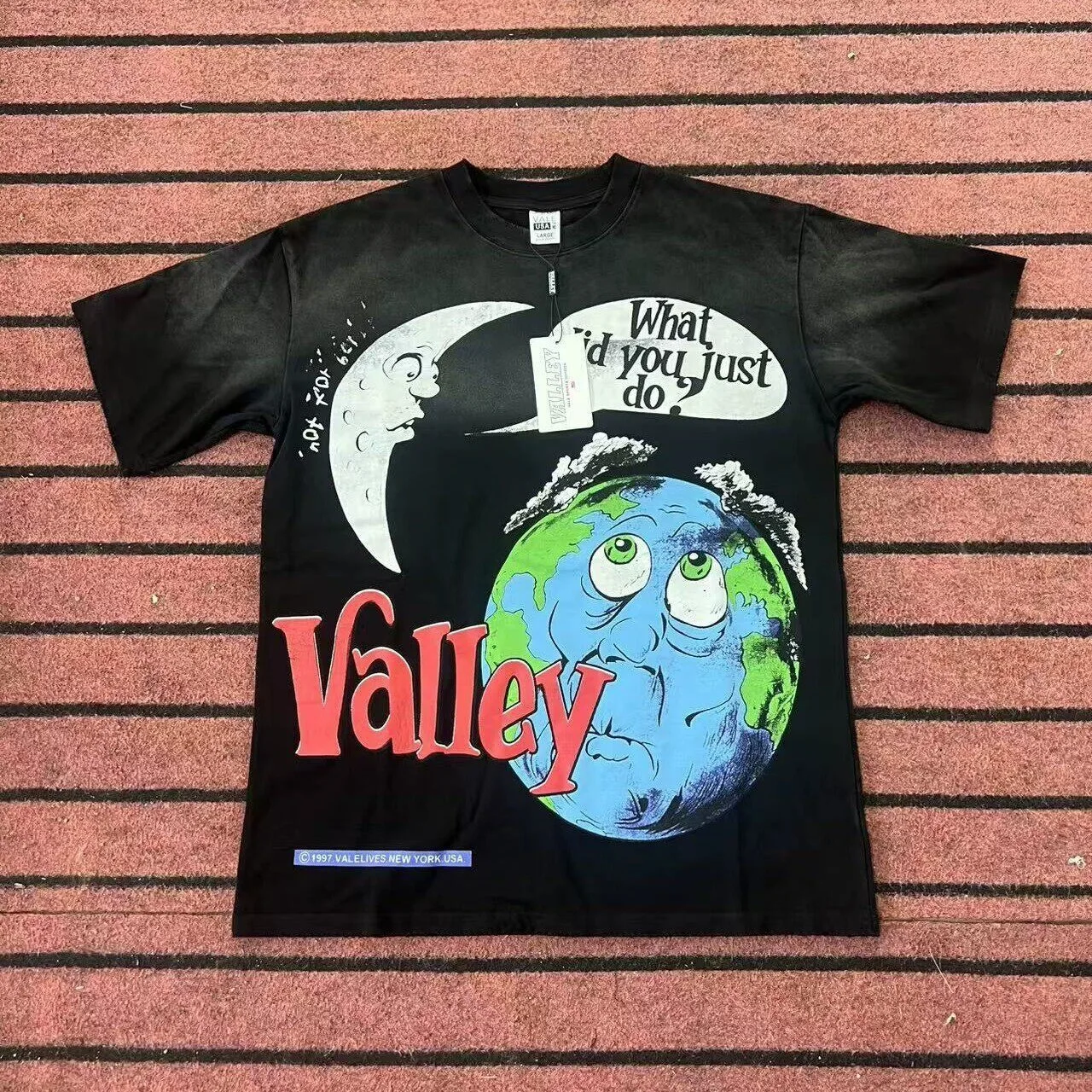 Vale FOREVER  World Earth Print Short Sleeve T-Shirt, American Streetwear, Unisex Loose Washed Vintage High Street Casual Top