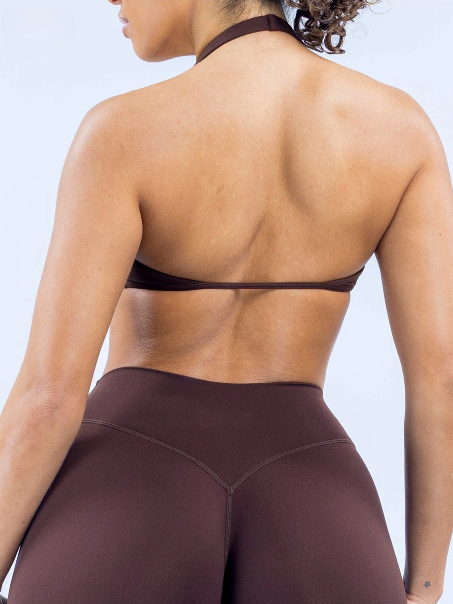 ENYFD Seamless Sports Bra Women's Crew Neck Straight Shoulder Top Lightly Supportive Breathable Yoga and Fitness Activewear